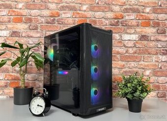Ryzen 7 7800X3D\64GB\RX 6900XT\SSD\1000W Zdroj