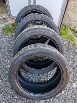 235/45 R18 Continental