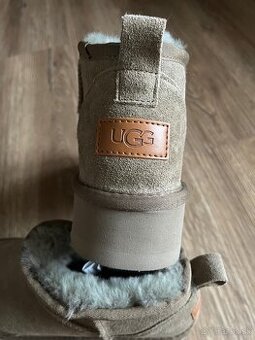 Zimné zateplené topánky UGG veľ.37