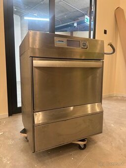 Profesionálna umývačka riadu Winterhalter UC-M ENERGY