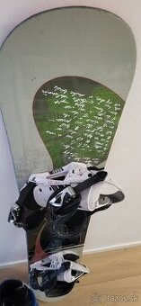 Predam snowborovy omplet + toanky ThirtyTwo (velost 43)