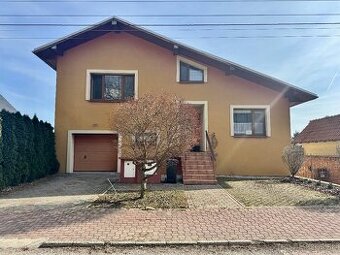 Veľký 6i. RD a garážou, 612m2 pozemok, obec Smolenice