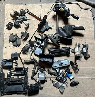 Vsetko komplet za 100e Ford mondeo mk4 2.5T sedan benzin