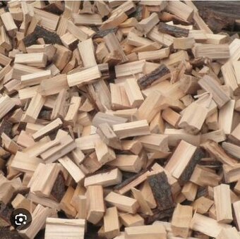 Predám štiepané palivove drevo..