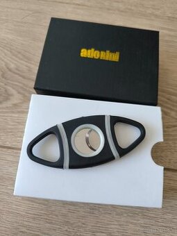 Orezávač na cigary plast