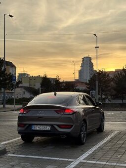 2022 Hyundai i30 fastback