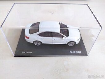Hot wheels premium + Škoda superb