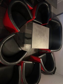 Barové kreslo a stôl