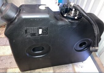 AdBlue nádrž Mercedes A9674700915