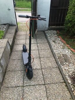 Elektrická kolobežka Ninebot