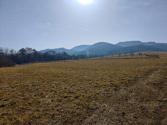 Pozemok s rekreačnou chatkou, Strečno