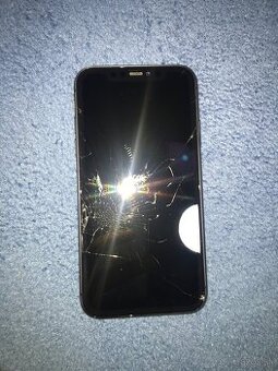 Rozbitý iPhone 11