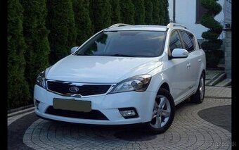 Kia ceed kombi 1.4i 2011 biela farba