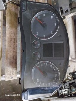 golf 5 1.9tdi 77kw ,rozpredam
