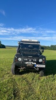 Land Rover Defender - 1
