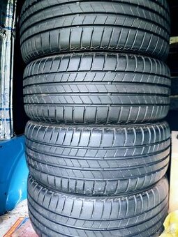 Bridgestone 225/40 r19 - 1