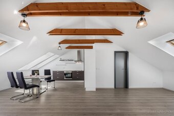 Príjemný podkrovný 1-izbový byt 48 m2 v Hamuliakove