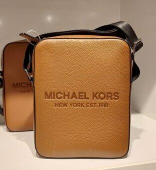 Michael Kors kožená crossbody taška COOPER REPORTER
