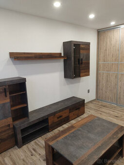 Ponúkam stolík Pico, vintage beton