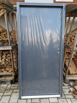 Vchodové dvere 90 kovové