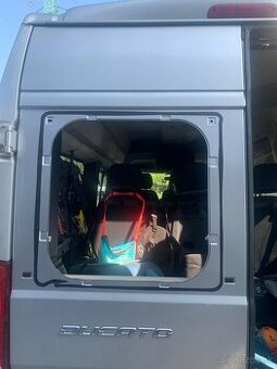 Profesionálna oprava a výmena autoskiel Bratislava