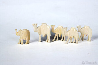 Vyrezávané figúrky zo slonovej kosti