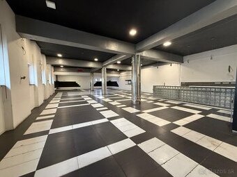 Na prenájom obchodný priestor 400m2  – voľný ihneď
