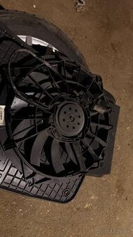 A4 B7 ventilátor chladiča vody