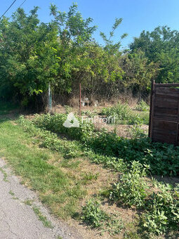 Stavebný pozemok na predaj – 1037 m²