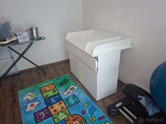 Prebaľovanie komoda