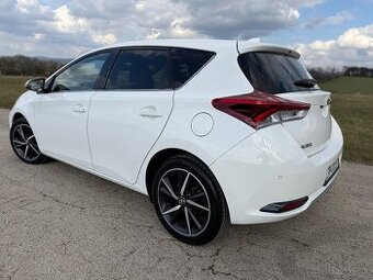 Toyota Auris 1.6 benzín 97kW Active Trend Plus