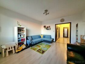 Slnečný 3 izbový byt v Petržalke - Znievska ulica