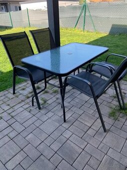 Predam zahradny nabytok s gril  komplet