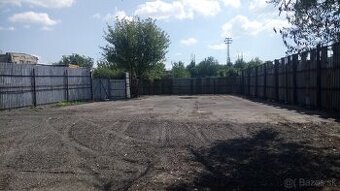 Nad Jazerom 700 m2 pozemok