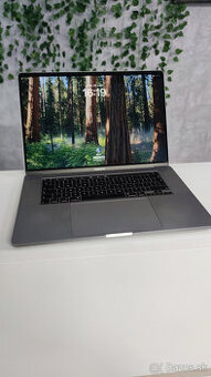 Apple MacBook Pro 16" (A2141) – i7 / 32 GB RAM / 512 GB SSD