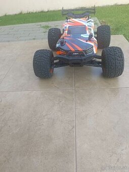 Maverick Quantum 2 Stadium Truck