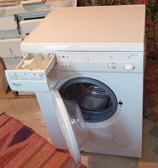 Práčka Whirlpool