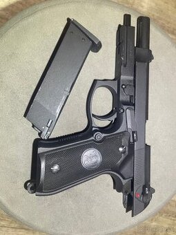 Airsoft pištole