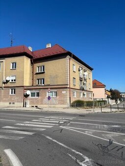 2 izbovy byt na predaj v centre mesta NR - 1