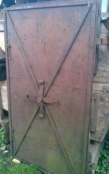 predam stare PLECHOVE rucne robene dvere