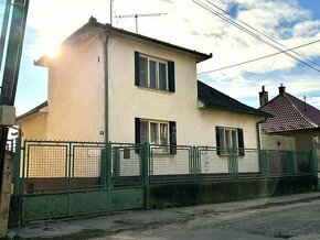 Na predaj dom s veľkým pozemkom 1216m2 Ivanka pri Dunaji - 1