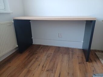 Predám pracovný stôl