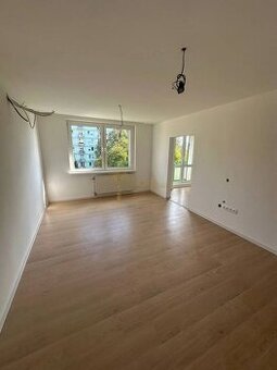 zrekonštruovaný 2-izb. byt, Komárnická, Ružinov, 3.p./9, bal