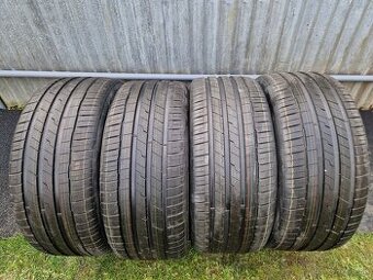 285/45 R21 Hankook Ventus S1 evo3 SUV