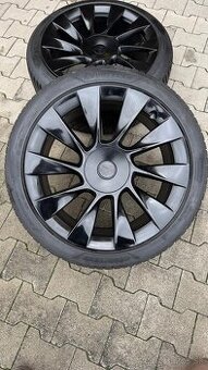 Zimná sada kolies pre Model Y