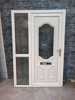 Plastové dvere č.177.  136x205cm.P - 1