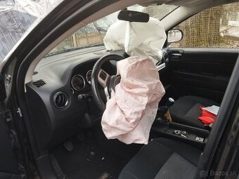 JEEP Compass - totálka - 1