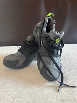 Tenisky Nike Hurricane, v. 37,5 - 1