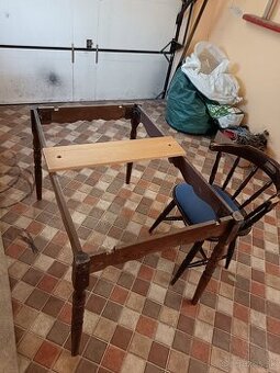 Darujem za odvoz jedálenský stôl so 6 stoličkami