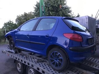 Peugeot 206 1.1i 2003 - náhradní díly z vozu